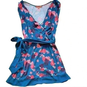 Modcloth floral sleeveless Tunic top size medium